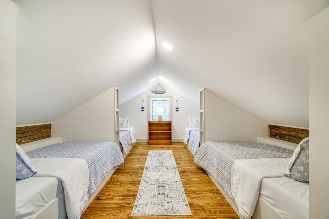 Holiday home Poconos Vacation Near Wallenpaupack!