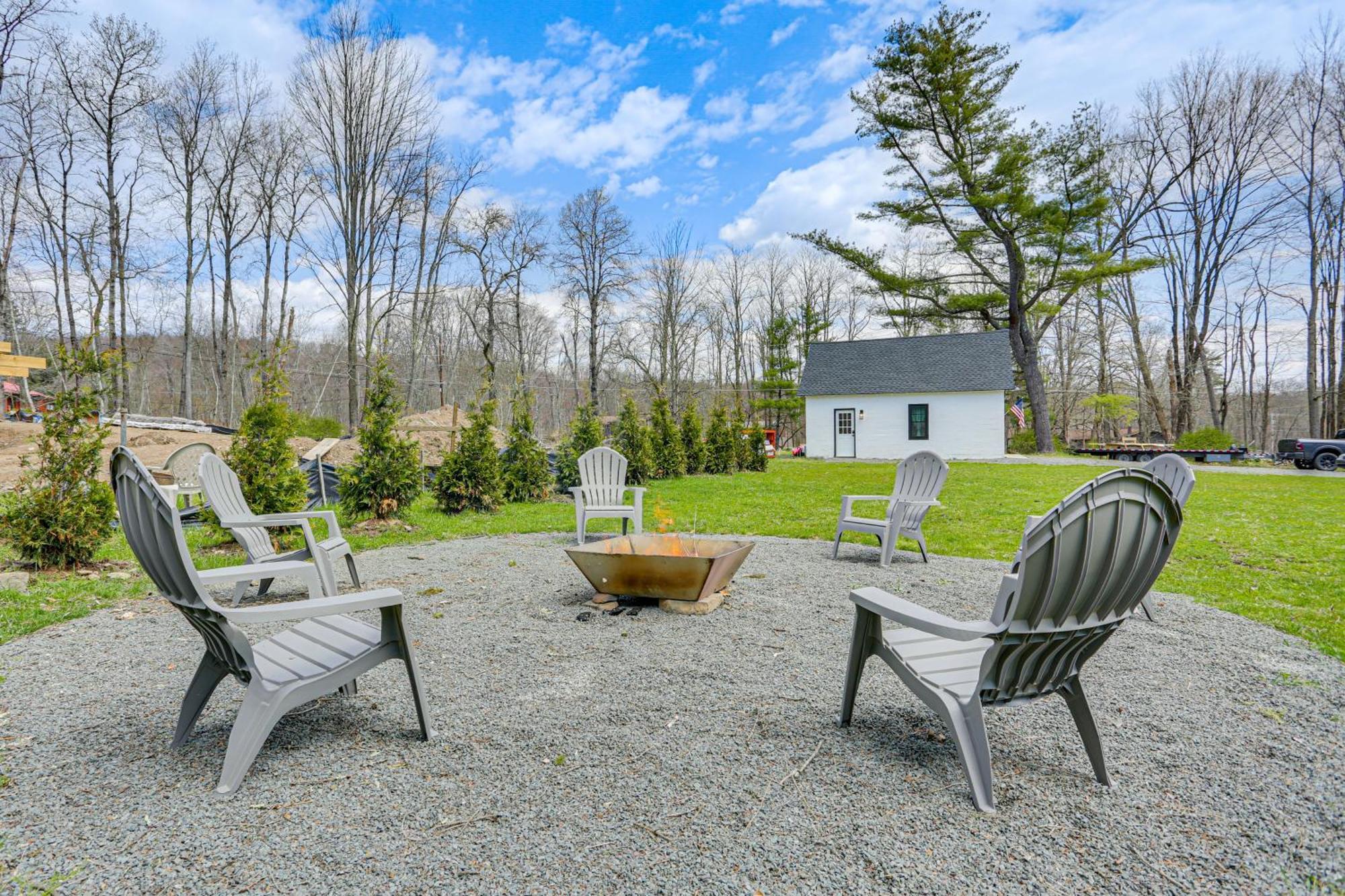 Poconos Vacation Near Wallenpaupack! Holiday home *