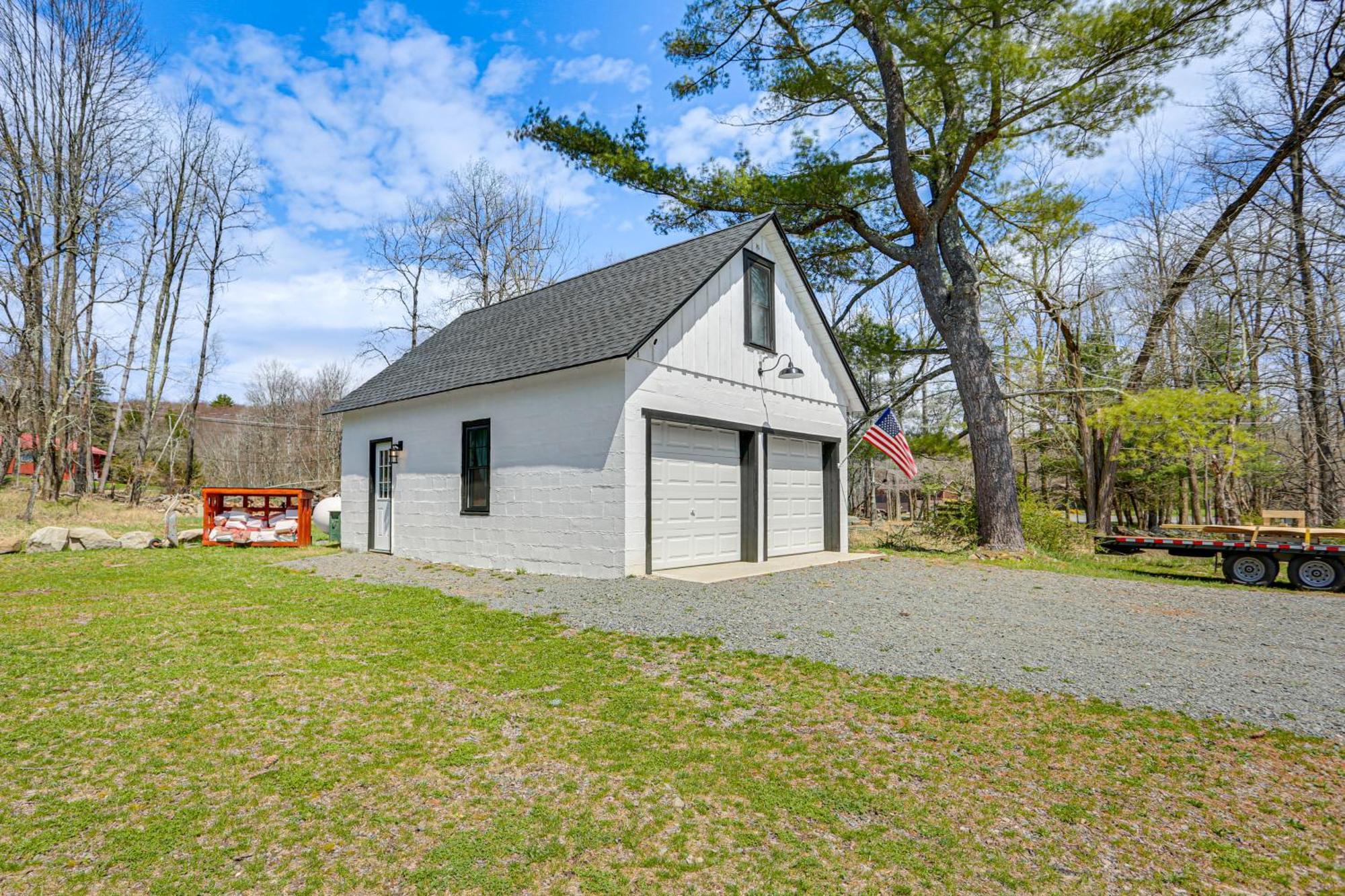 Holiday home Poconos Vacation Near Wallenpaupack! Lake Ariel